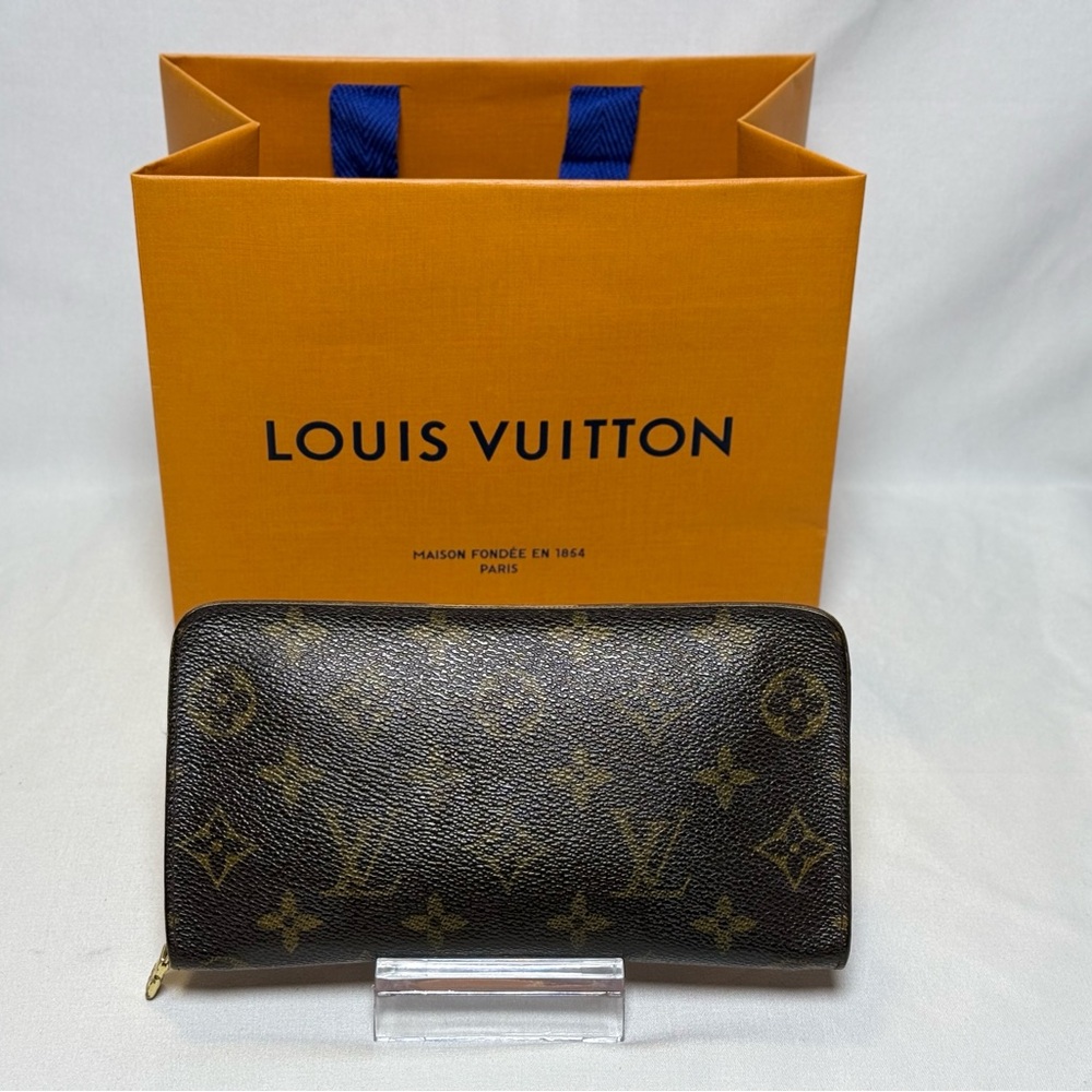 Authentic Louis Vuitton Zippy Wallet – Monogram Canvas